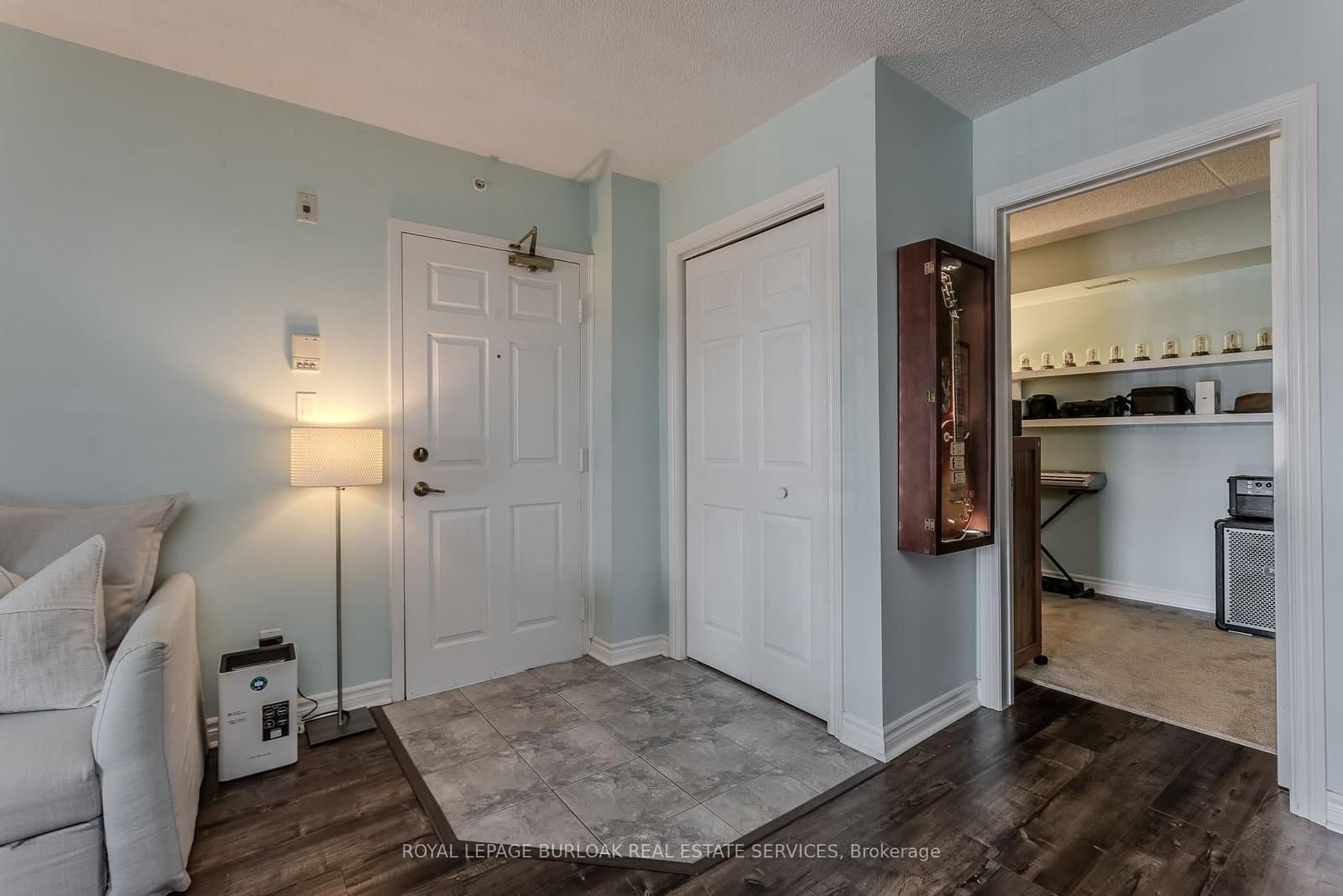 1441 Walker's Line, Unit 306 thumbnail 9