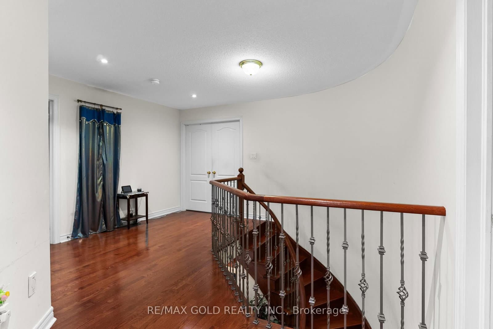 57 Powell Drive thumbnail 40