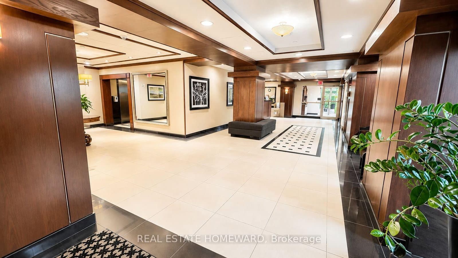 101 Subway Crescent, Unit 2012 thumbnail 3