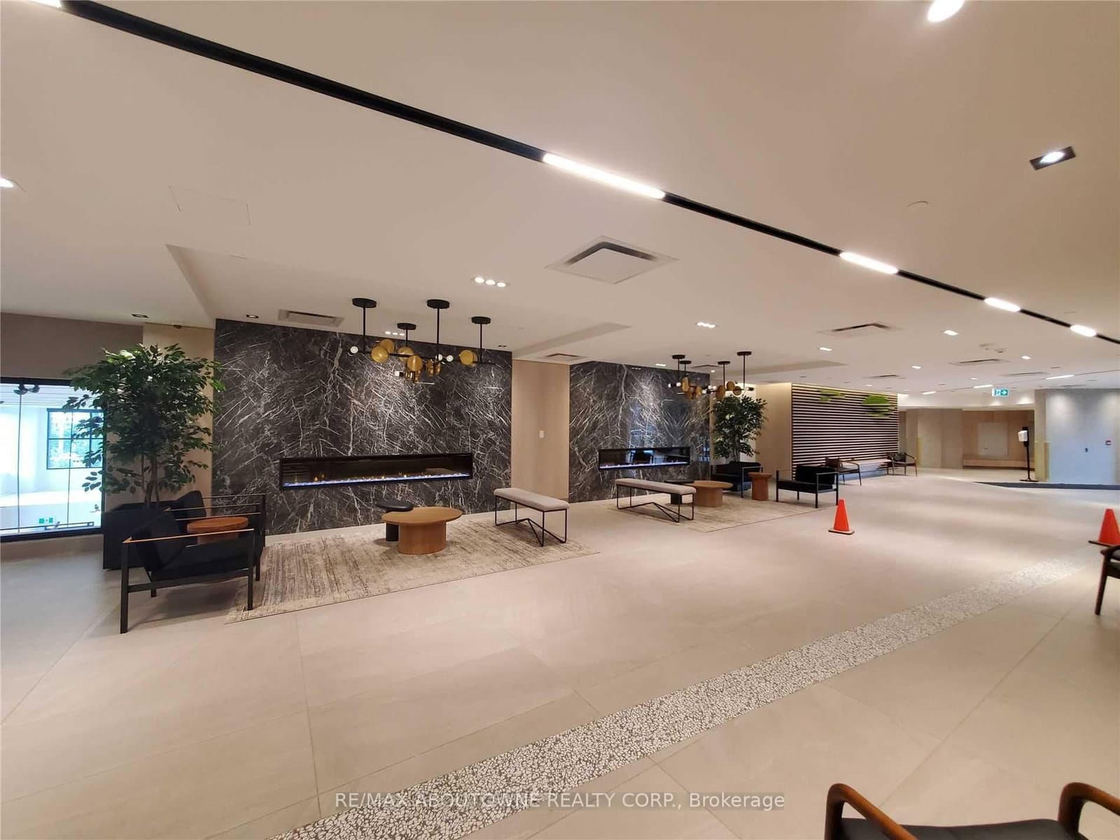 50 George Butchart Drive, Unit 814 thumbnail 2