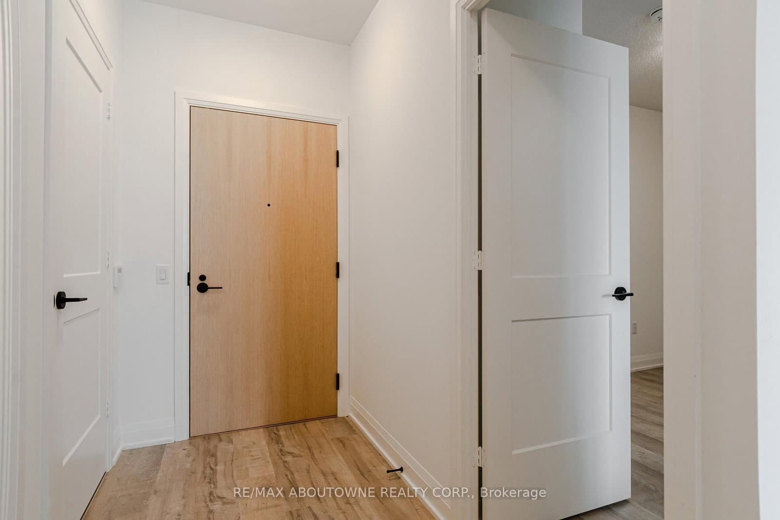 50 George Butchart Drive, Unit 814 thumbnail 5