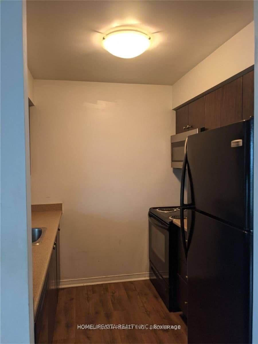215 Queen Street E, Unit 1503 thumbnail 5