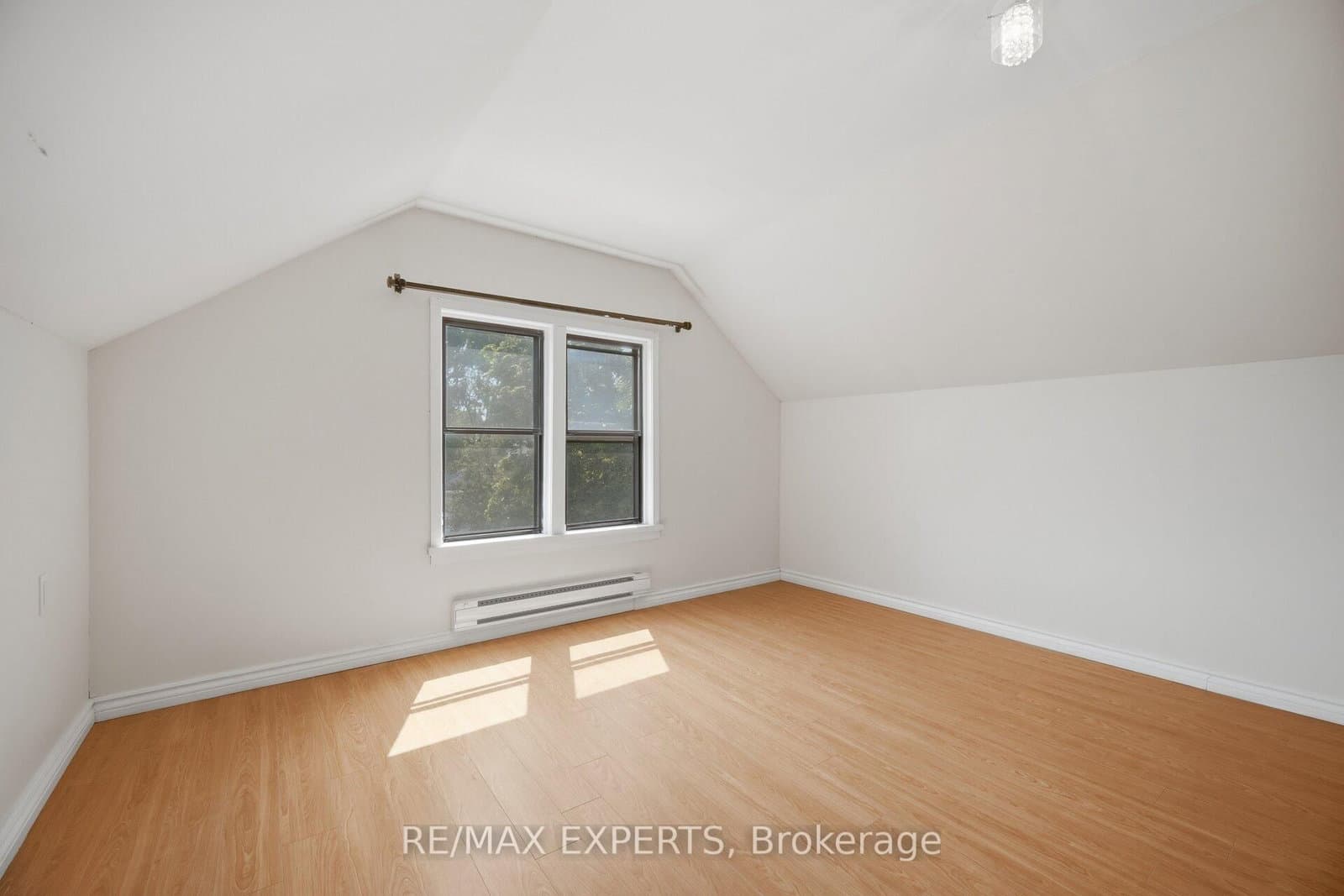 3 Maple Avenue thumbnail 20