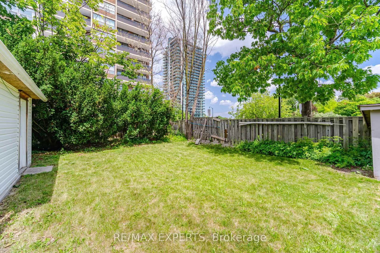 3 Maple Avenue thumbnail 40