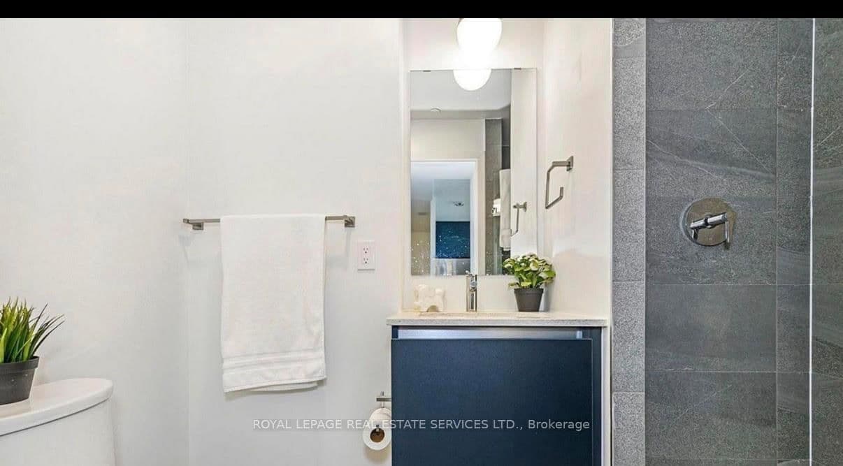 395 Dundas Street, Unit 820 thumbnail 11
