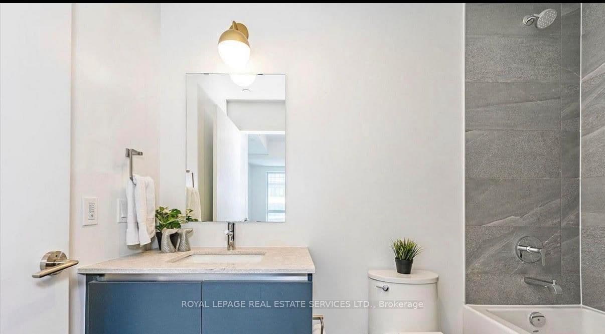 395 Dundas Street, Unit 820 thumbnail 12