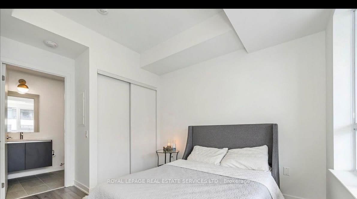 395 Dundas Street, Unit 820 thumbnail 13