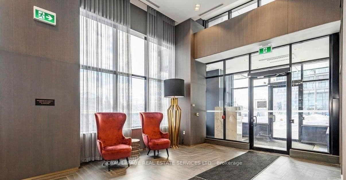 395 Dundas Street, Unit 820 thumbnail 3