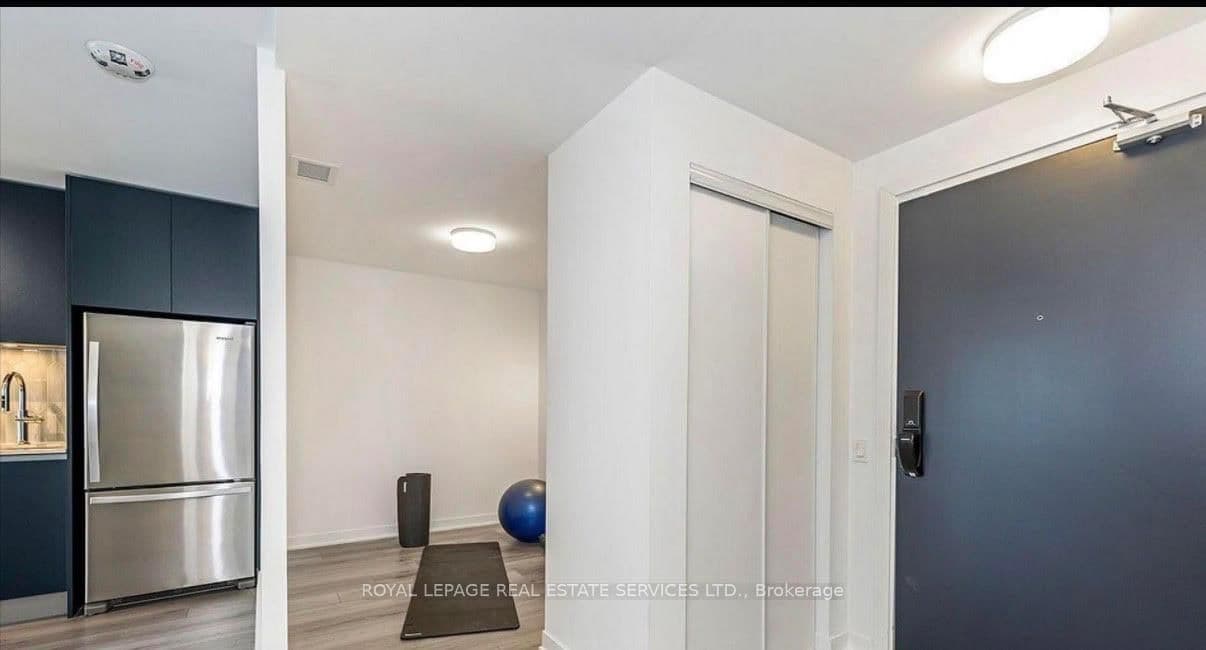 395 Dundas Street, Unit 820 thumbnail 6