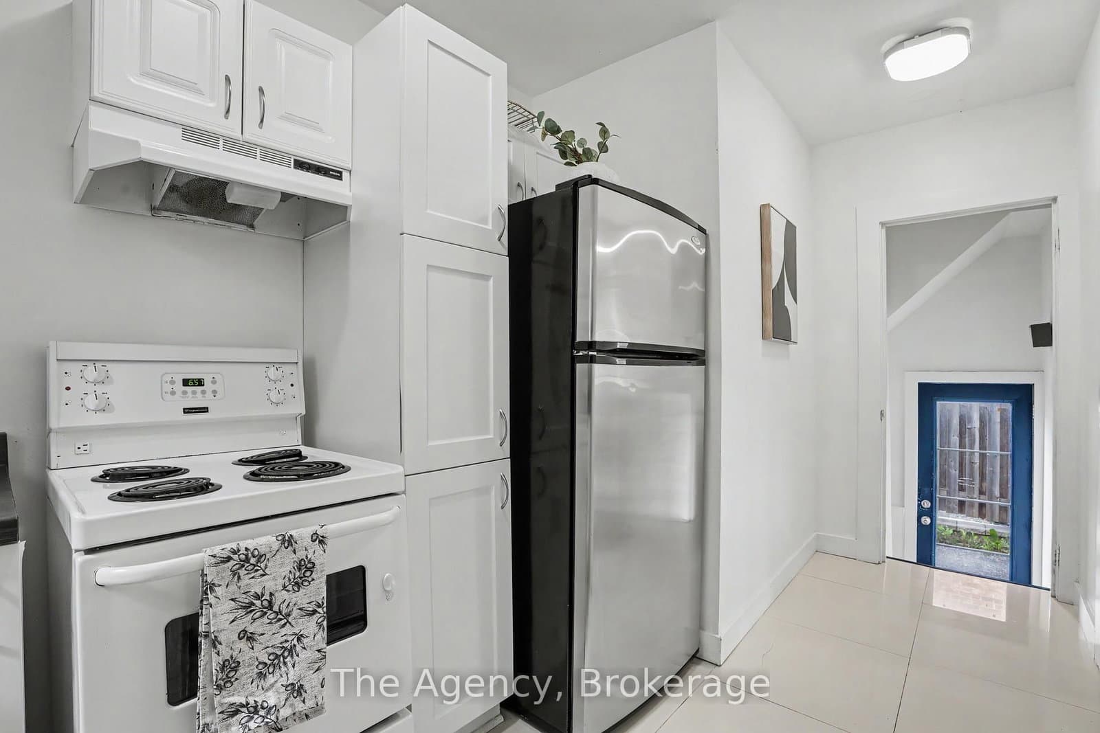 881 Lakeshore Road E thumbnail 19