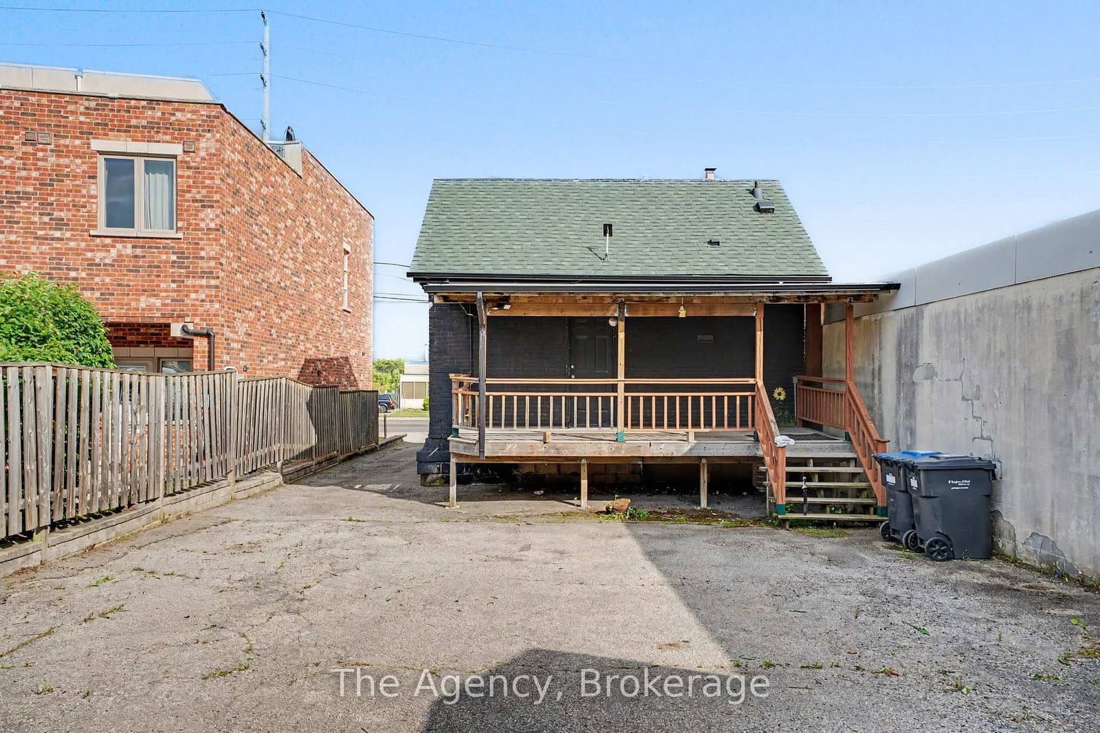 881 Lakeshore Road E thumbnail 38