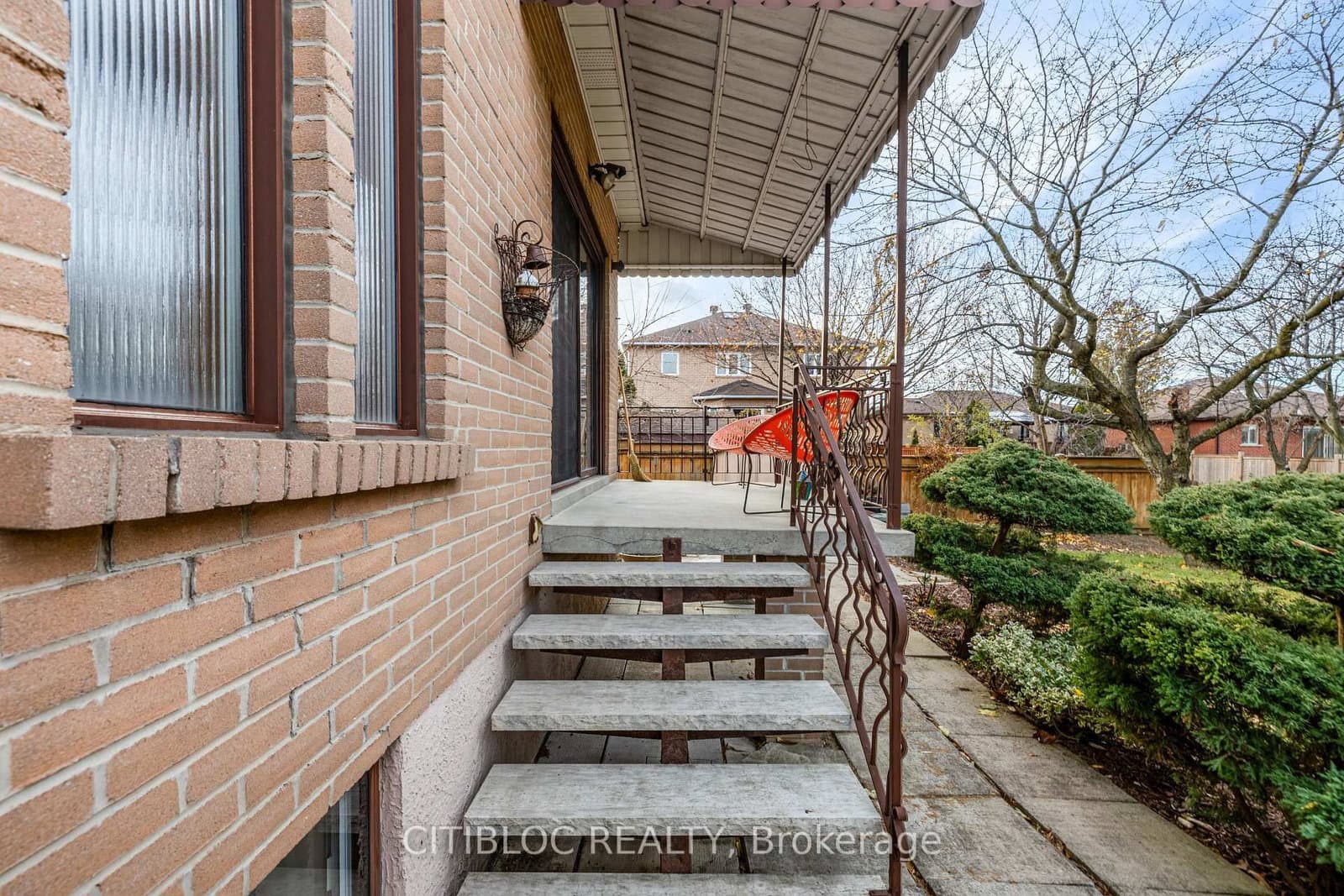 74 Erie Street thumbnail 35