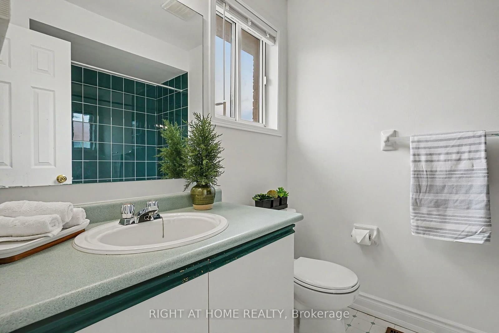 35 Malta Avenue, Unit 34 thumbnail 14