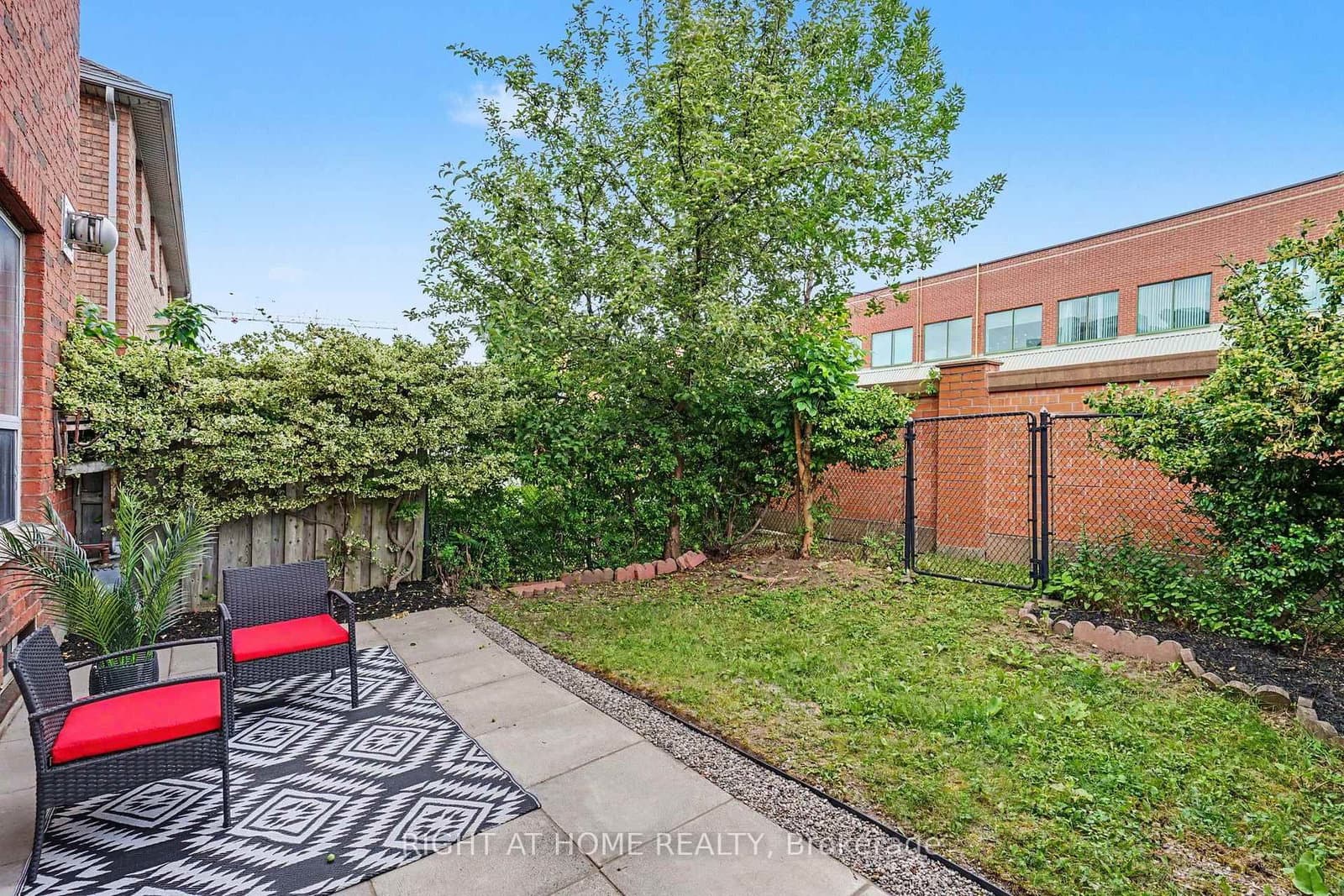 35 Malta Avenue, Unit 34 thumbnail 23