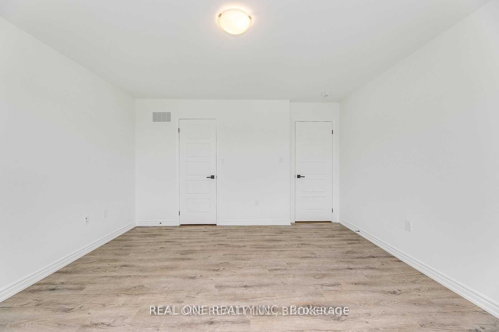 980 Logan Drive, Unit 34 thumbnail 21