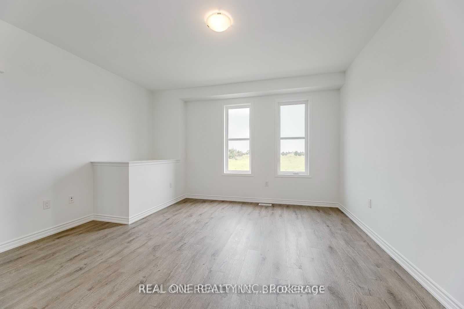 980 Logan Drive, Unit 34 thumbnail 5