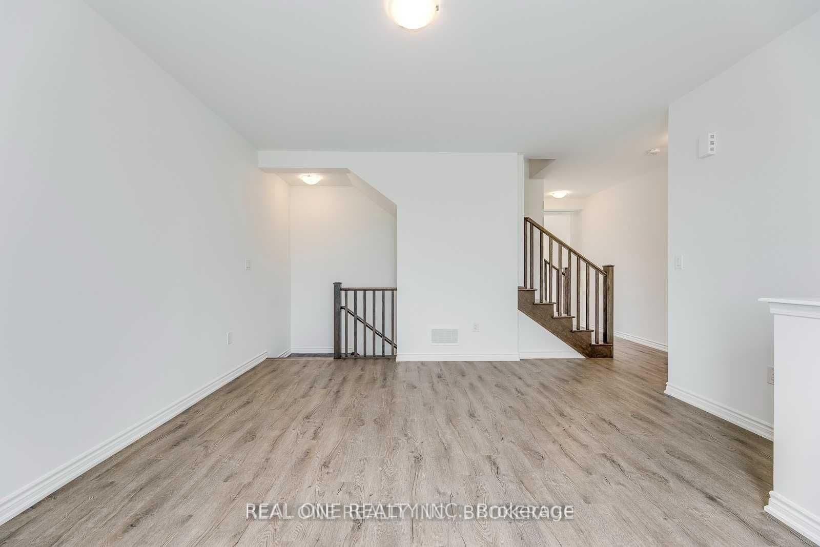 980 Logan Drive, Unit 34 thumbnail 6