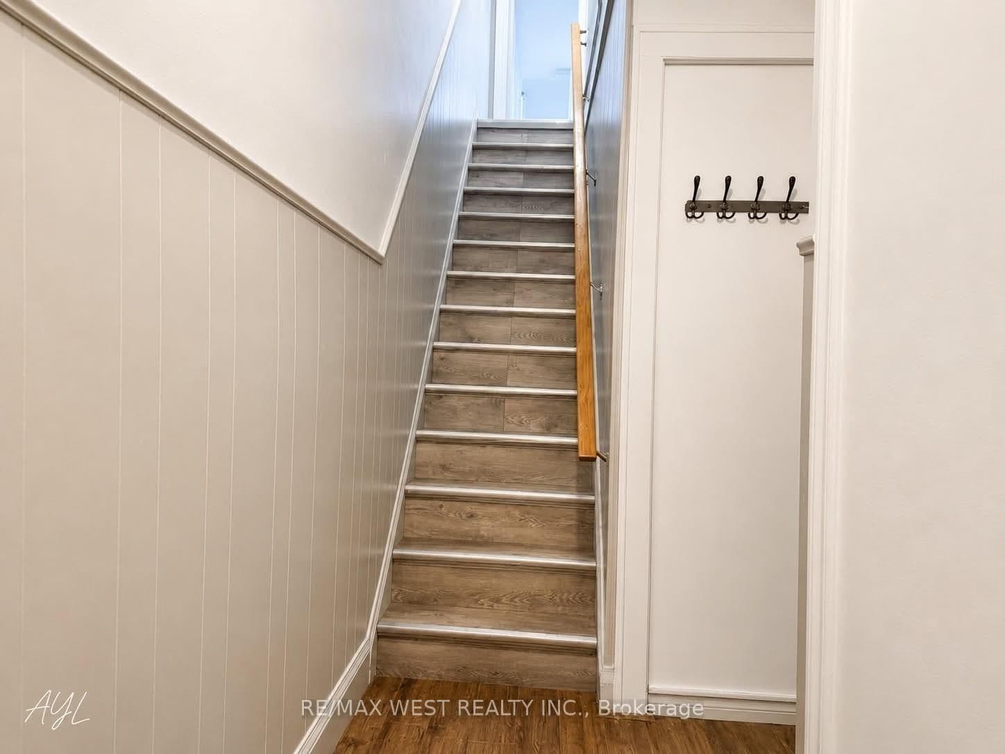 321 Caledonia Road, Unit upper thumbnail 2