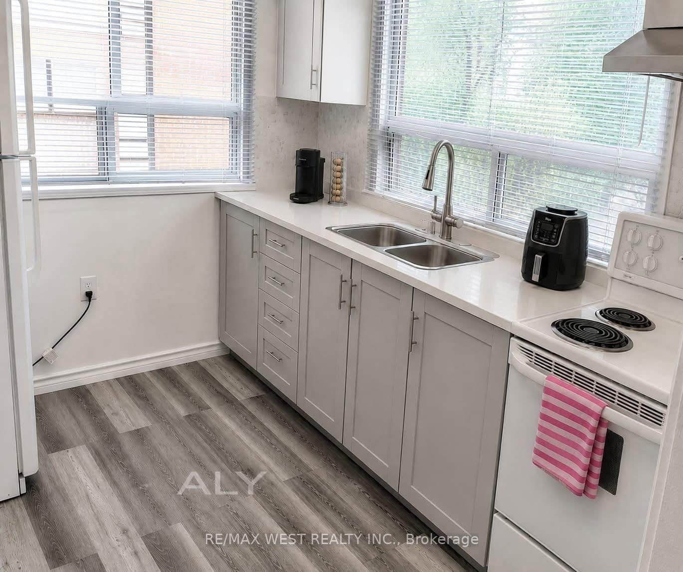 321 Caledonia Road, Unit upper thumbnail 3