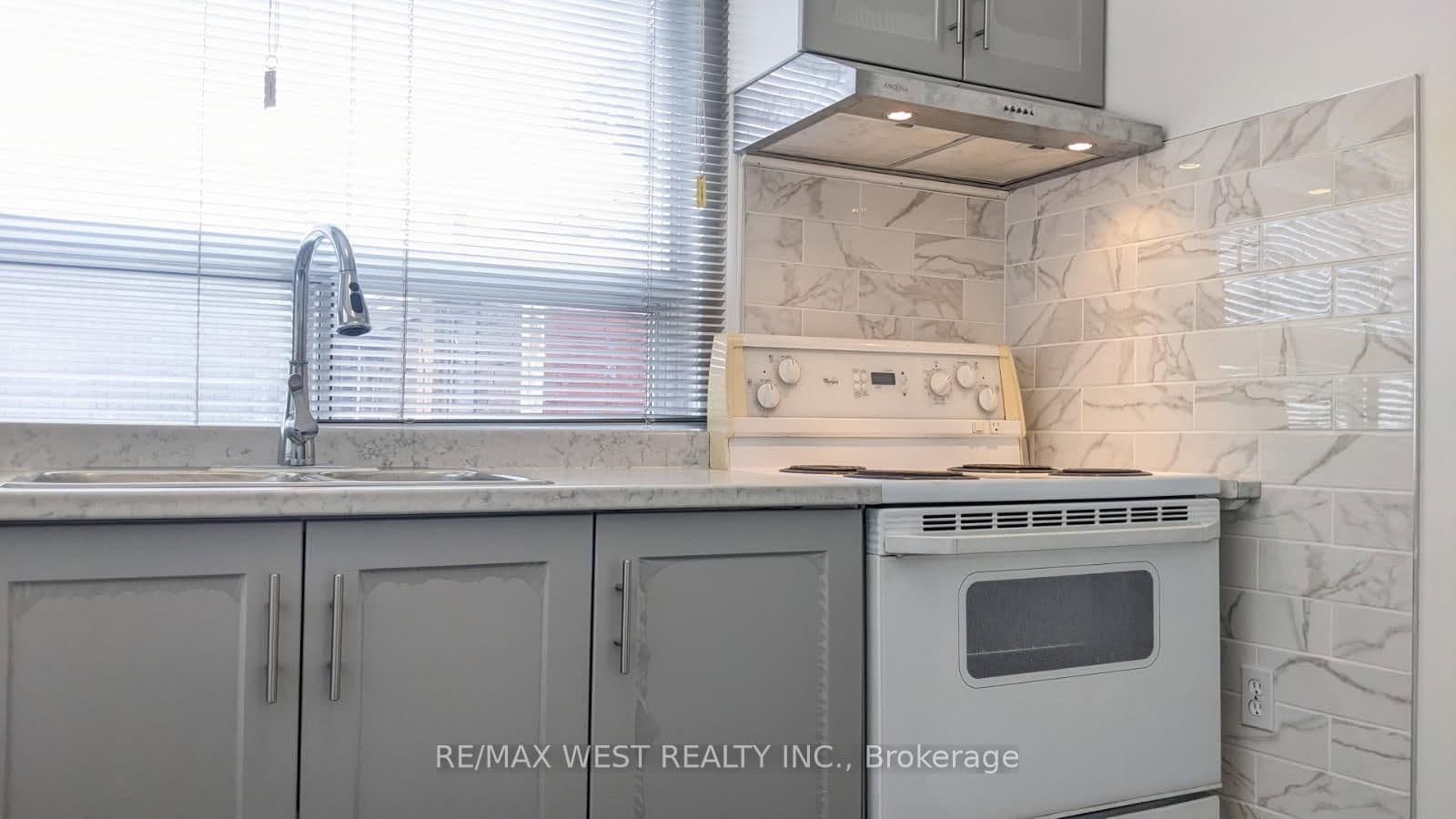 321 Caledonia Road, Unit upper thumbnail 4