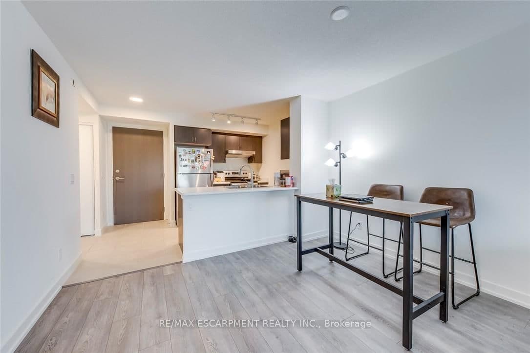 10 Wilby Crescent, Unit 309 thumbnail 9