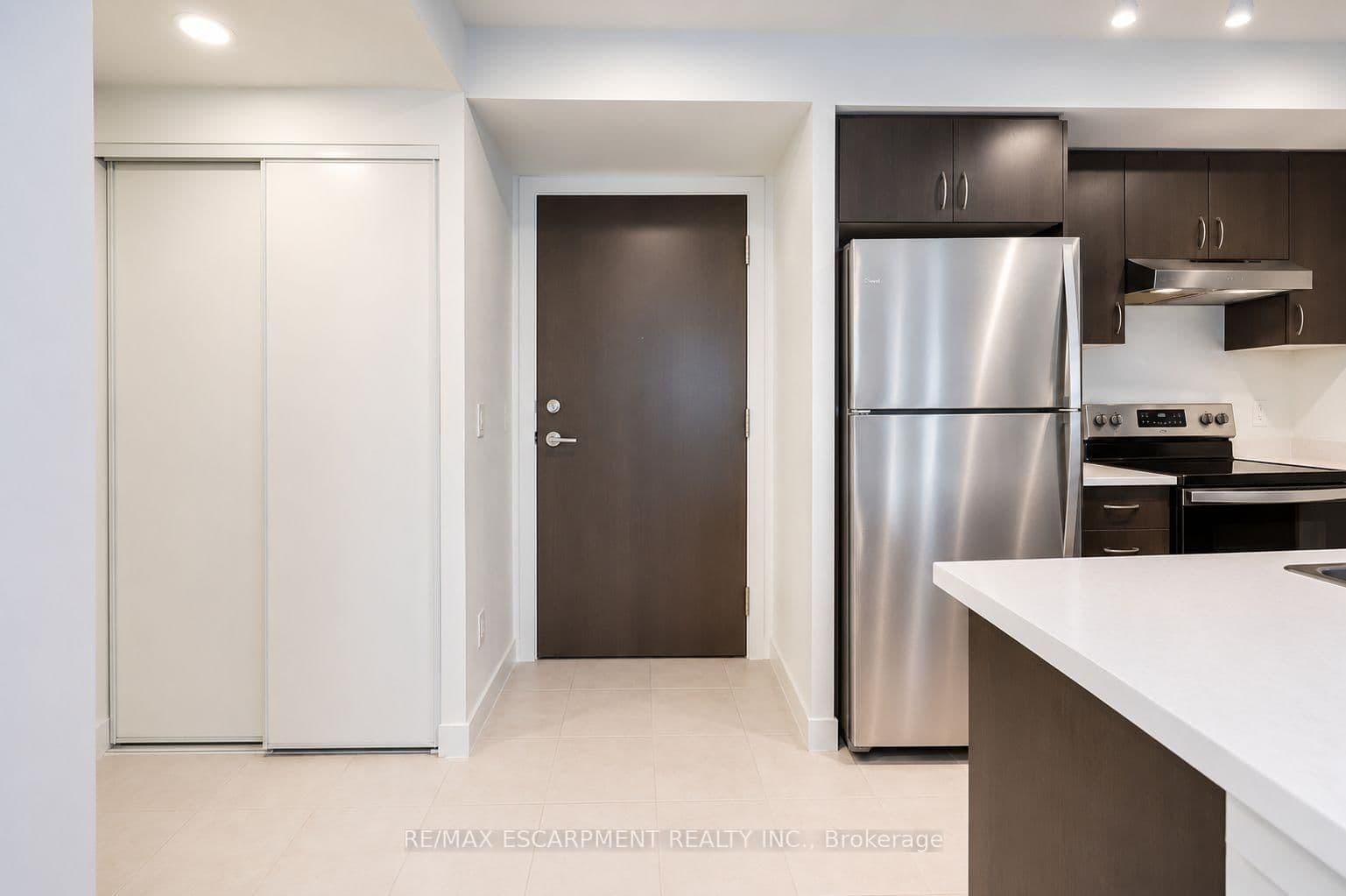 10 Wilby Crescent, Unit 309 thumbnail 4