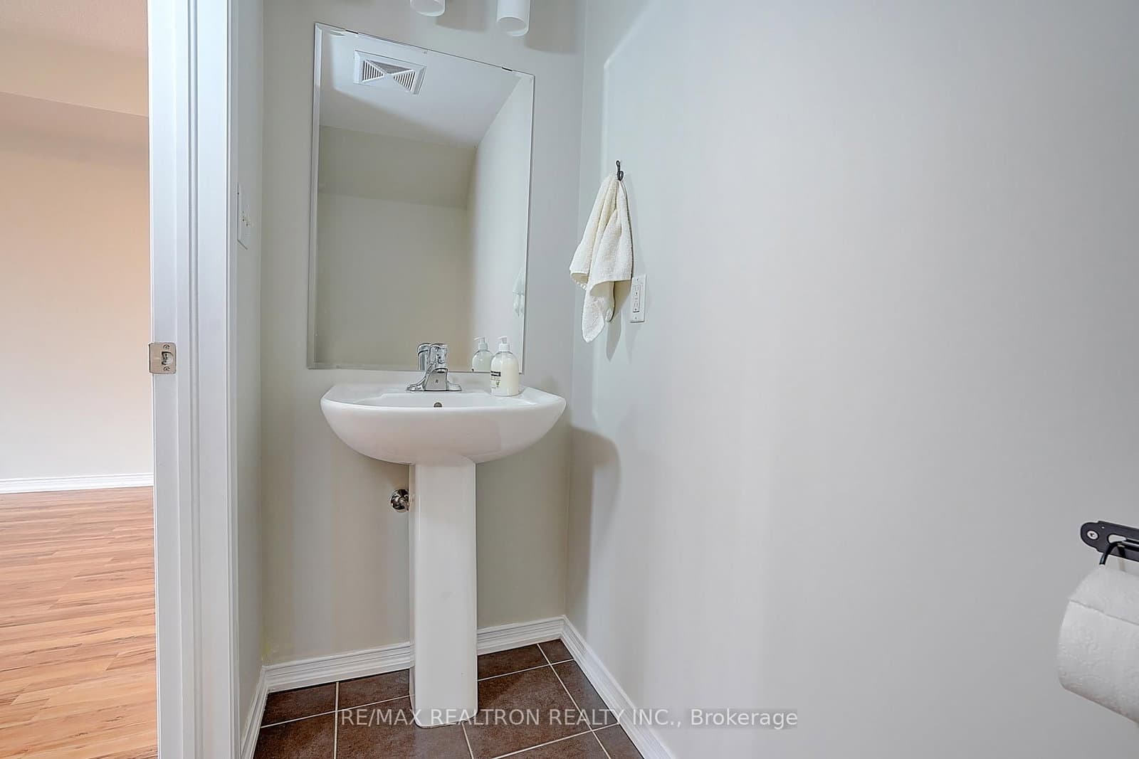 2492 Post Road, Unit 16 thumbnail 26