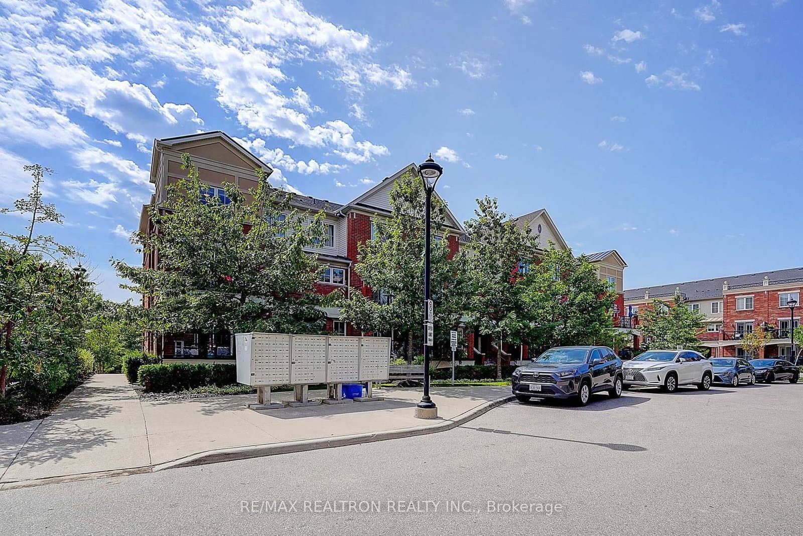 2492 Post Road, Unit 16 thumbnail 3