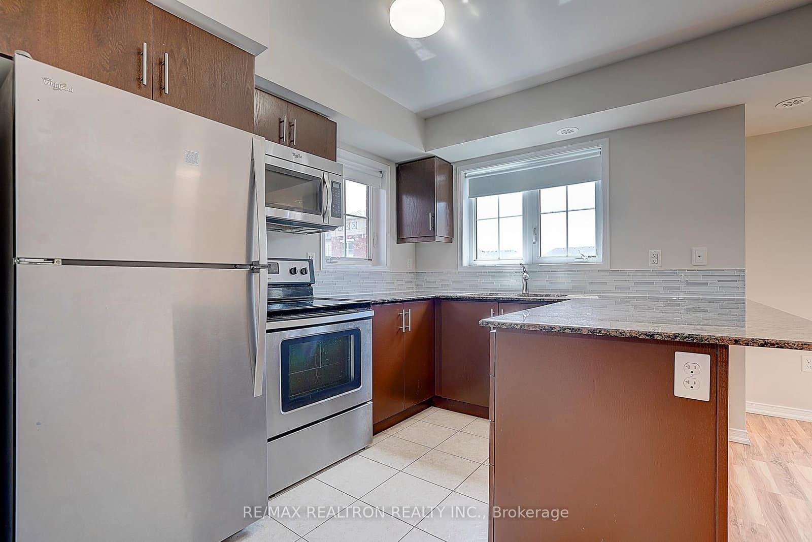 2492 Post Road, Unit 16 thumbnail 9