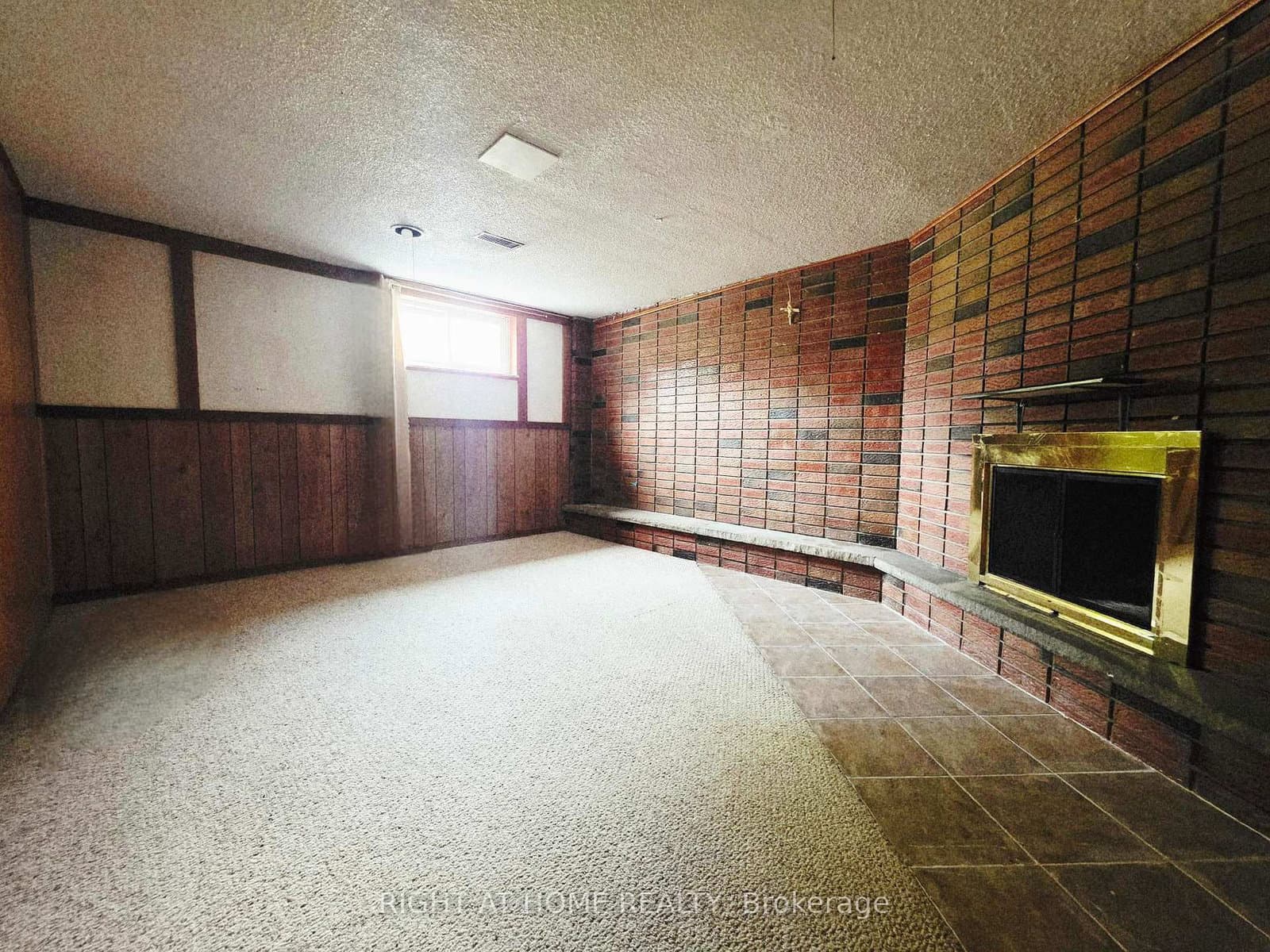 252 Maple Leaf Drive, Unit Lower thumbnail 12