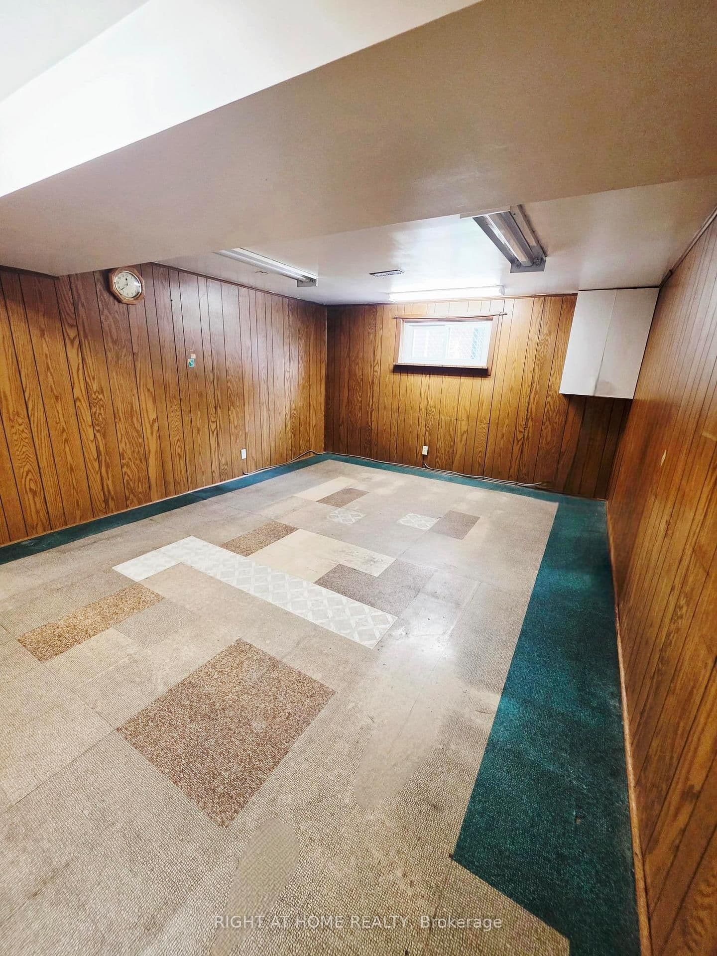 252 Maple Leaf Drive, Unit Lower thumbnail 14