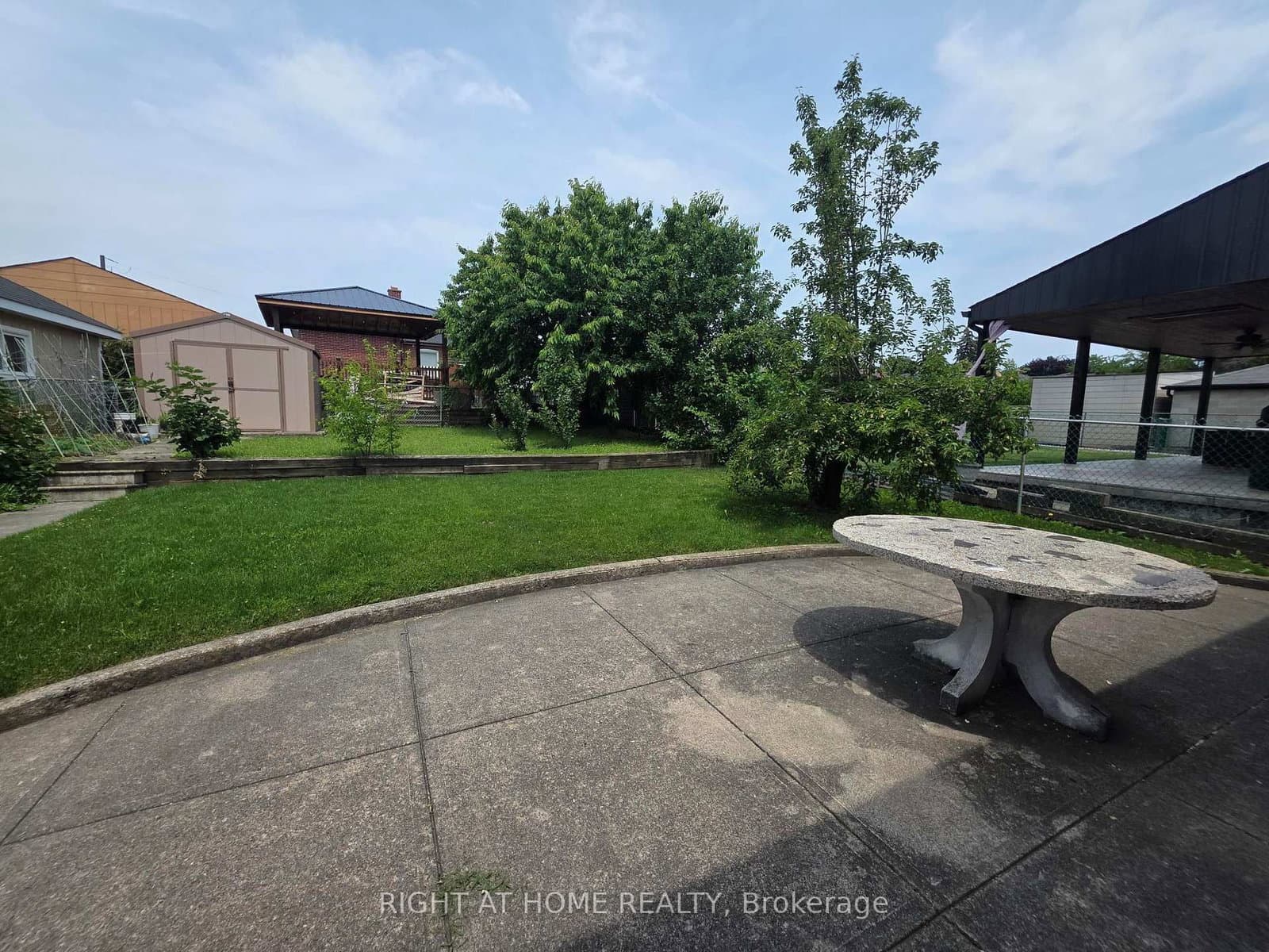 252 Maple Leaf Drive, Unit Lower thumbnail 19