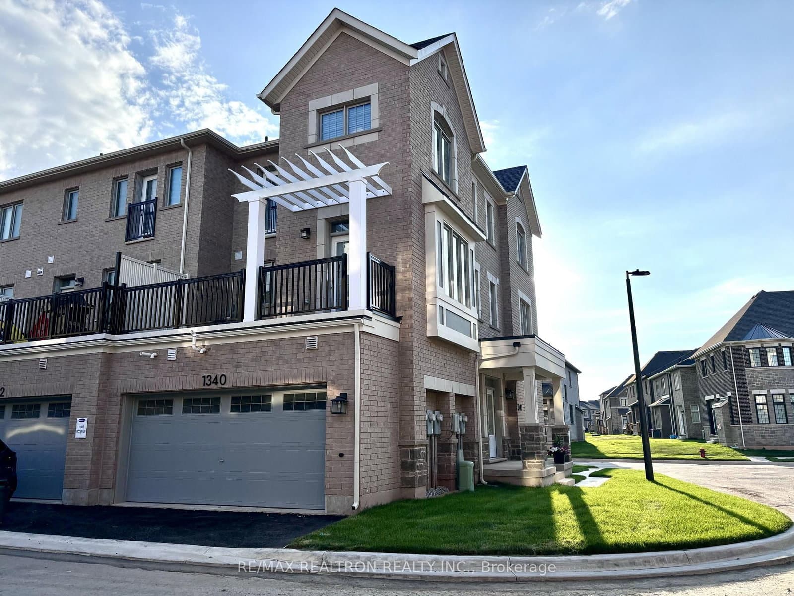 1340 Ripplewood Avenue thumbnail 2