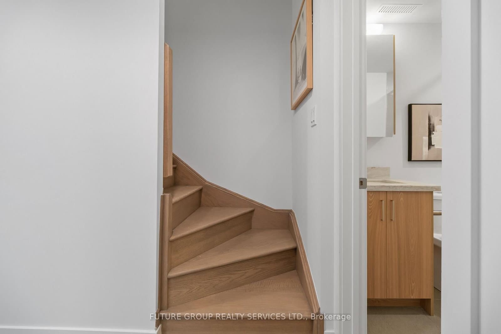 34 Poplar Avenue, Unit Unit 2 thumbnail 12