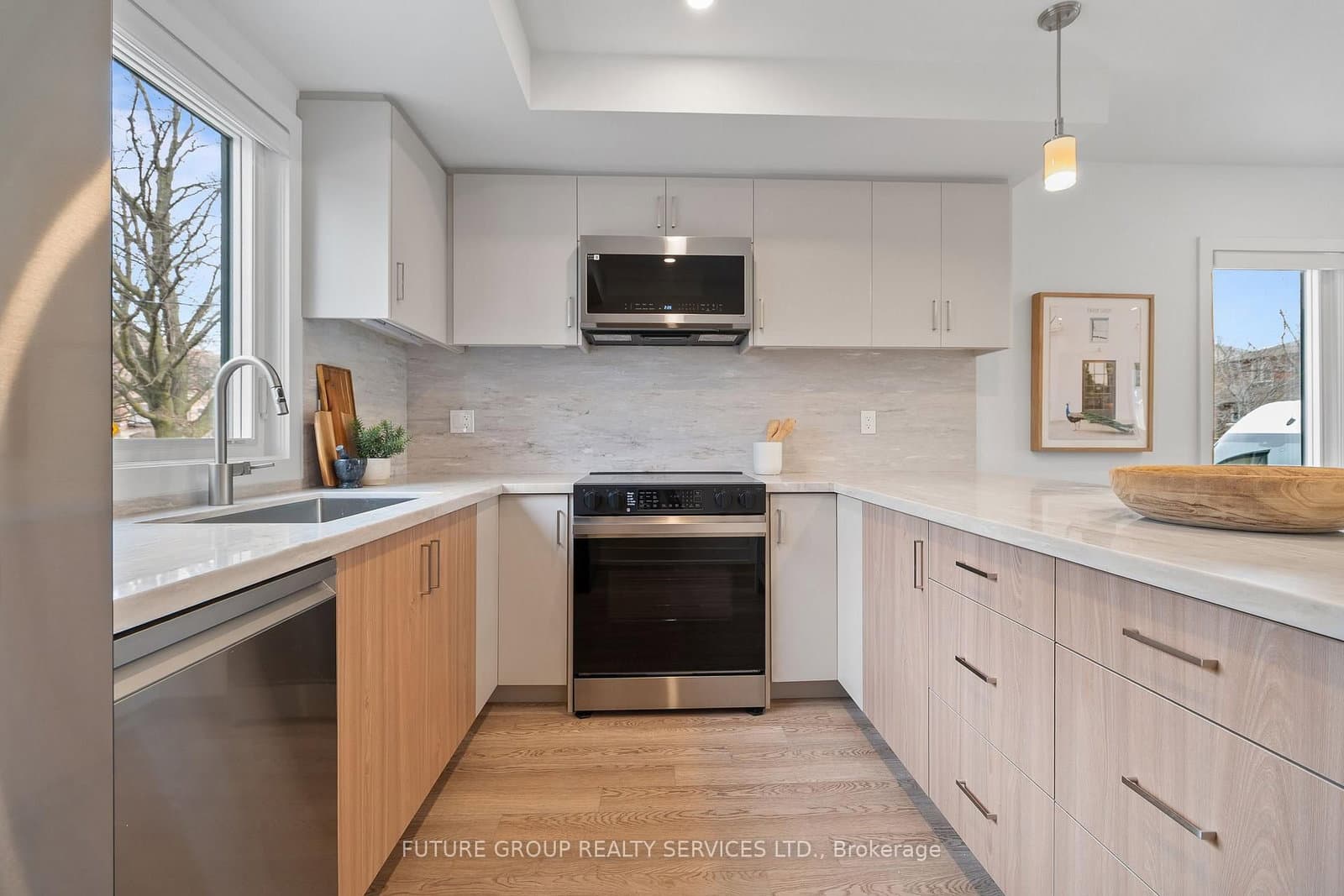 34 Poplar Avenue, Unit Unit 2 thumbnail 3