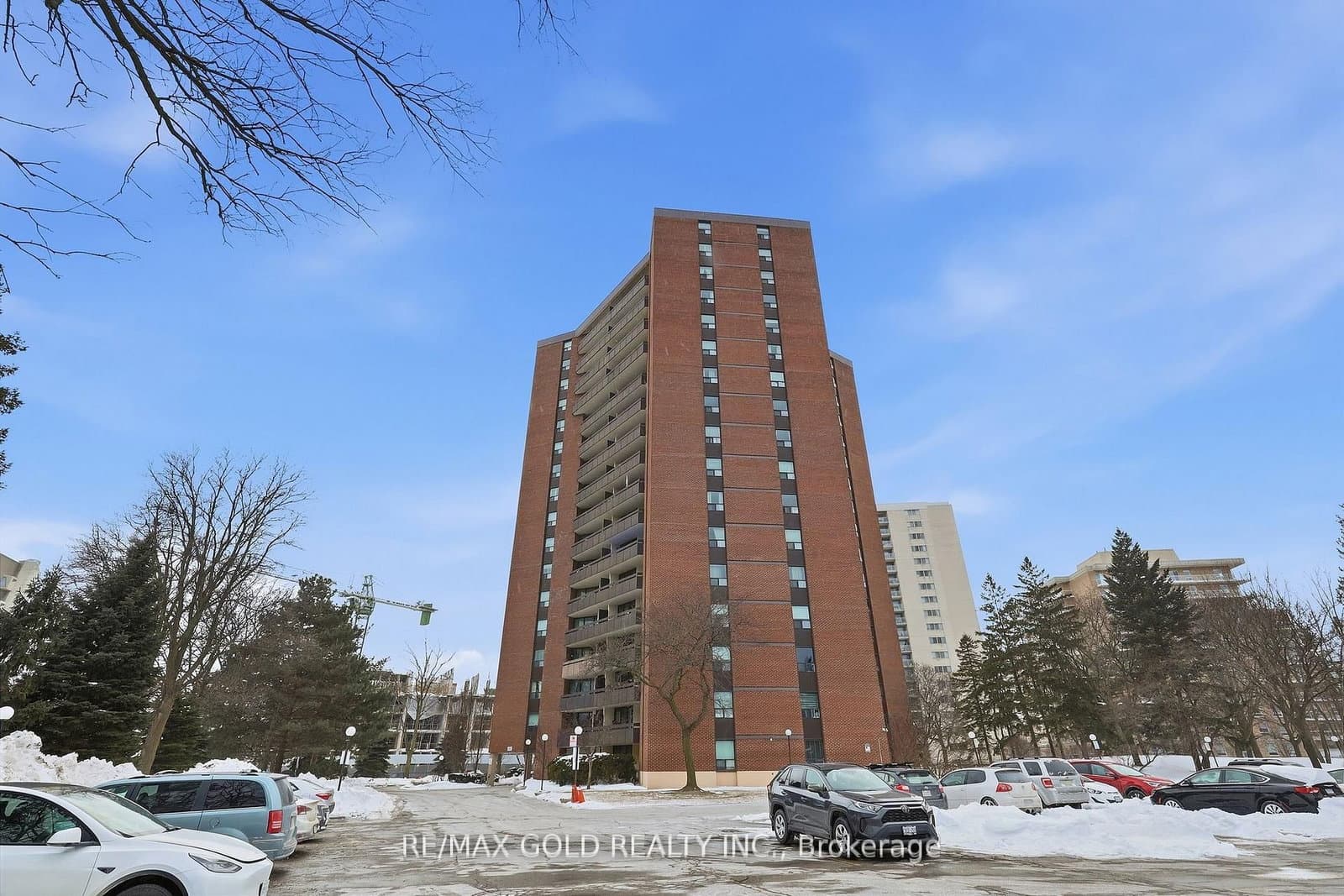 335 Mill Road, Unit 401 thumbnail 3