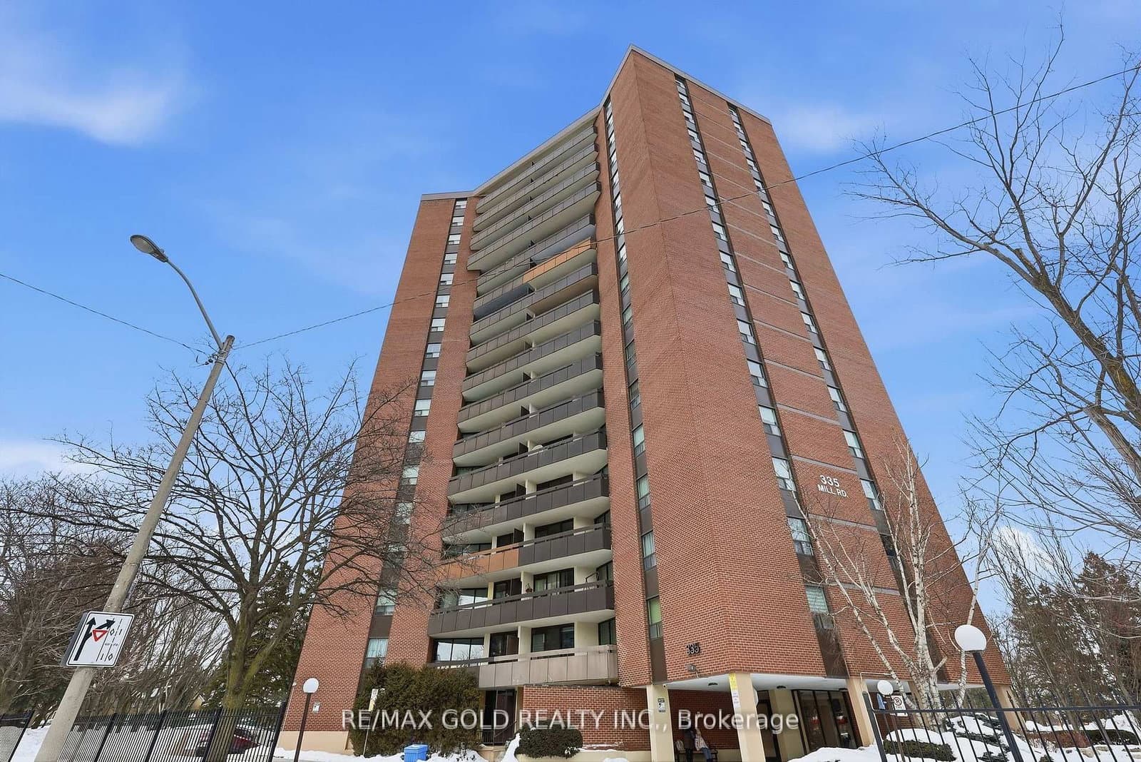 335 Mill Road, Unit 401 thumbnail 4