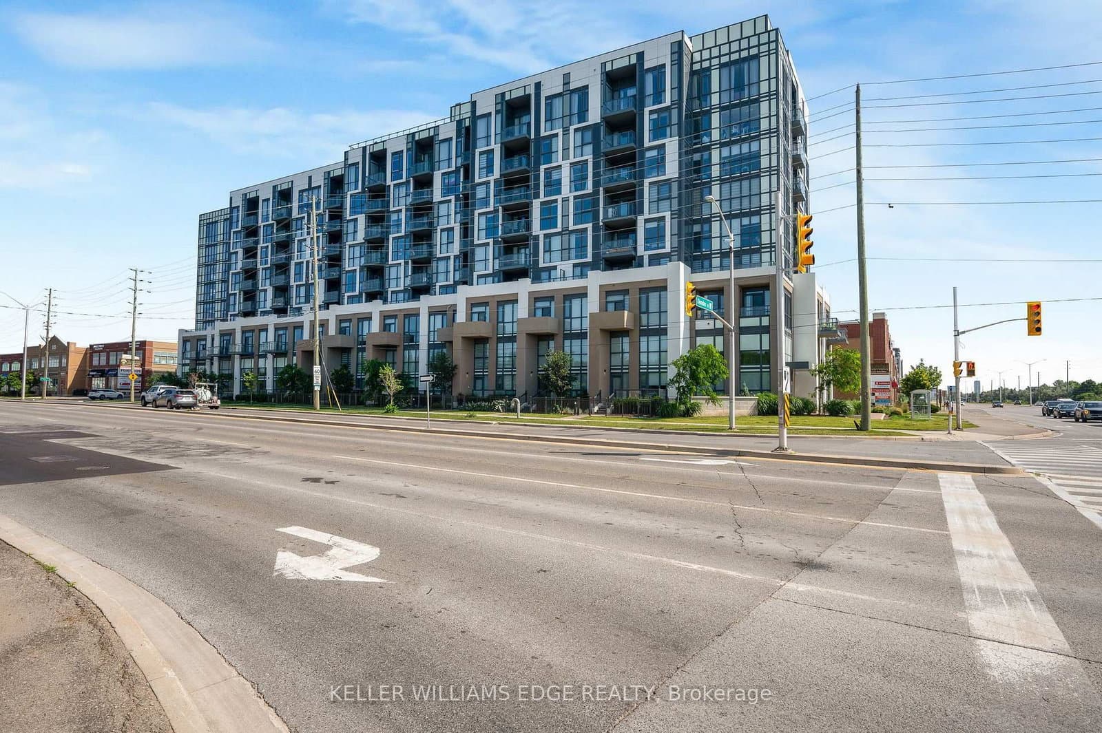 509 Dundas Street W, Unit 305 thumbnail 2