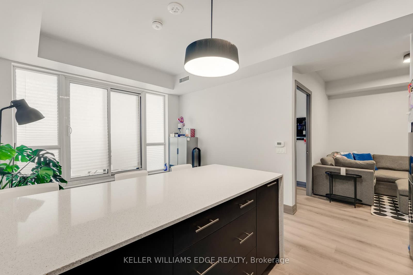 509 Dundas Street W, Unit 305 thumbnail 23