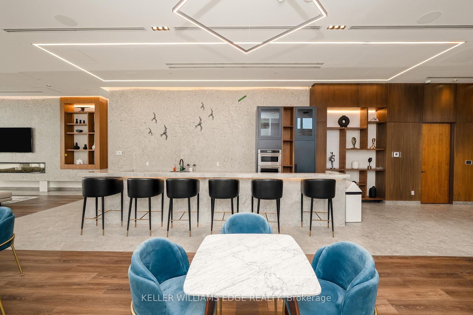 509 Dundas Street W, Unit 305 thumbnail 35