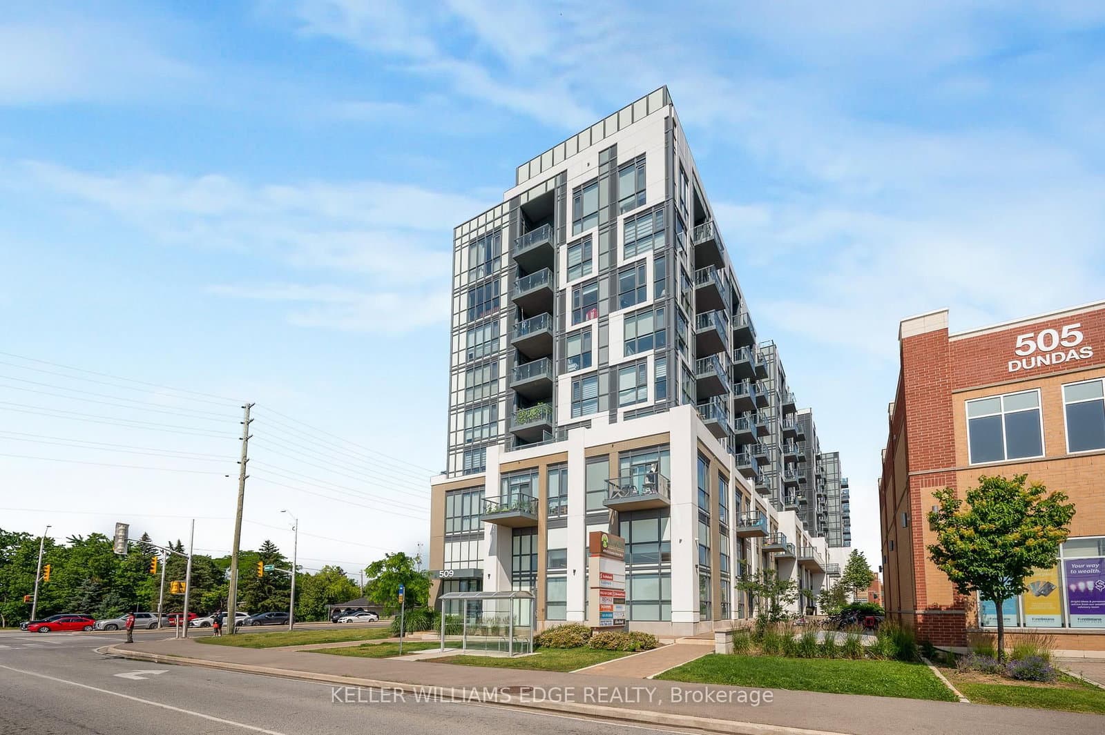 509 Dundas Street W, Unit 305 thumbnail 4