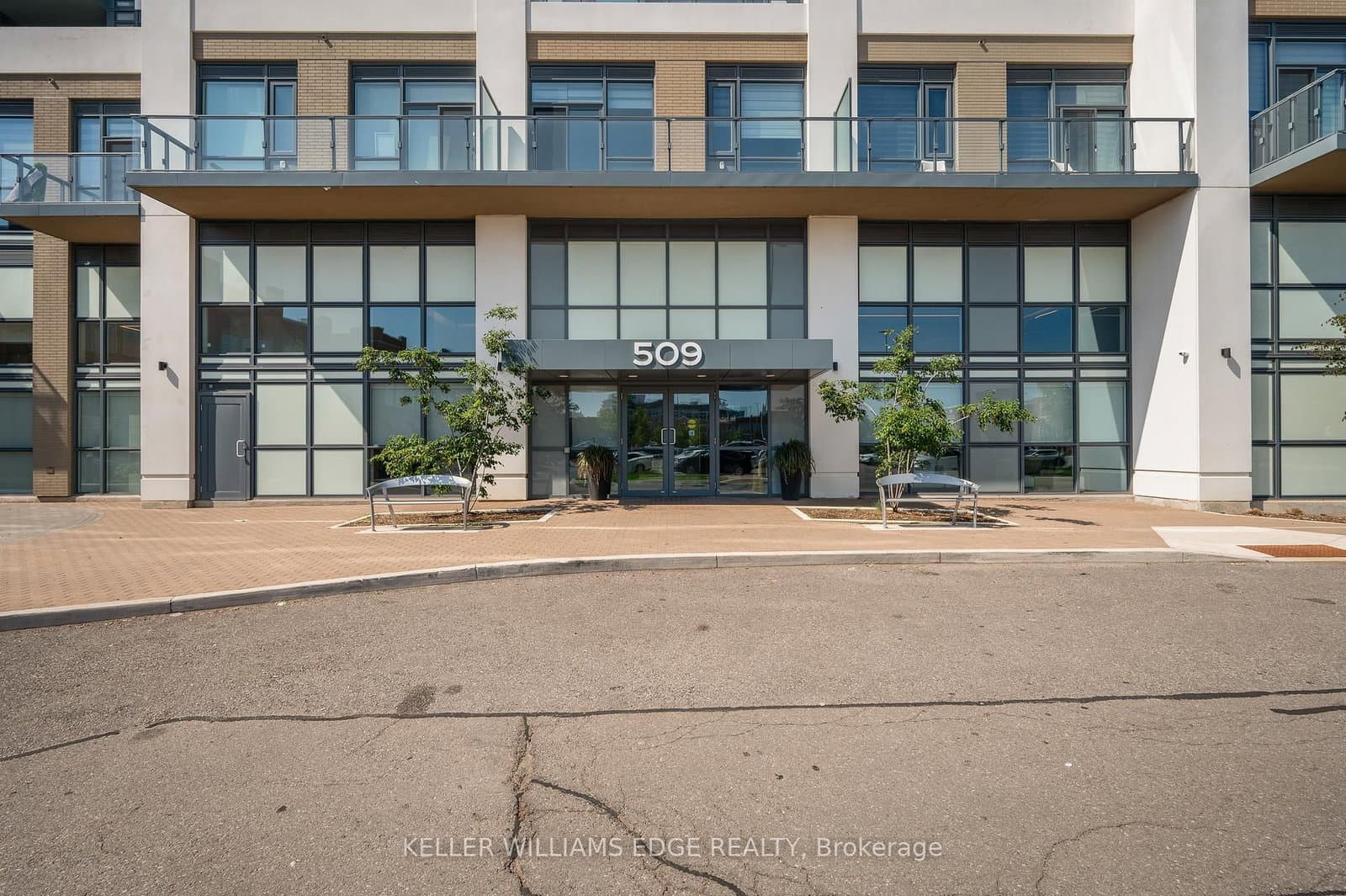 509 Dundas Street W, Unit 305 thumbnail 8