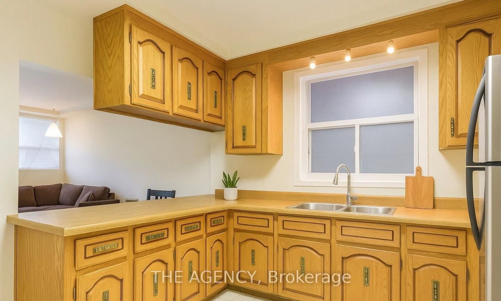 75 Keele Street, Unit 1 thumbnail 6