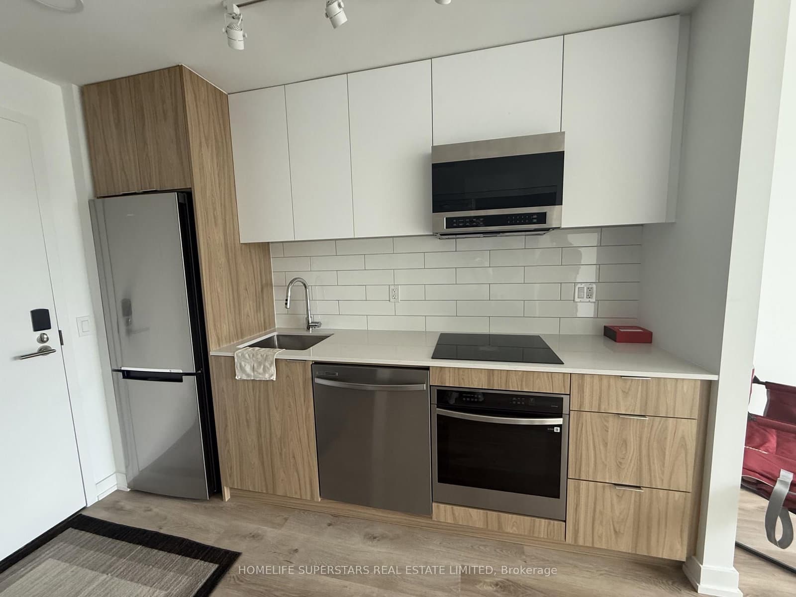 6 Chartwell Road, Unit 302 thumbnail 2