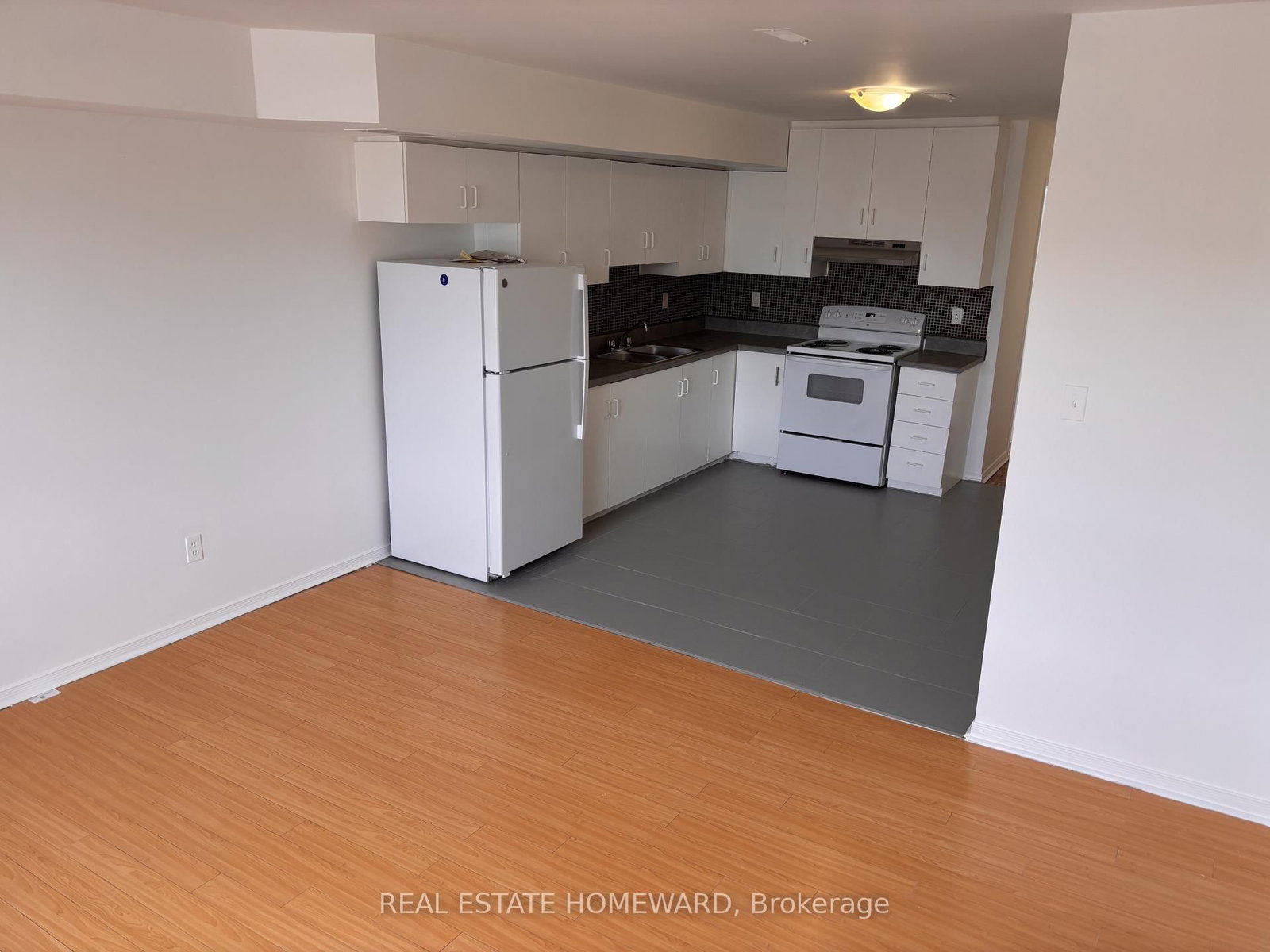 879A Wilson Avenue, Unit Upper thumbnail 2