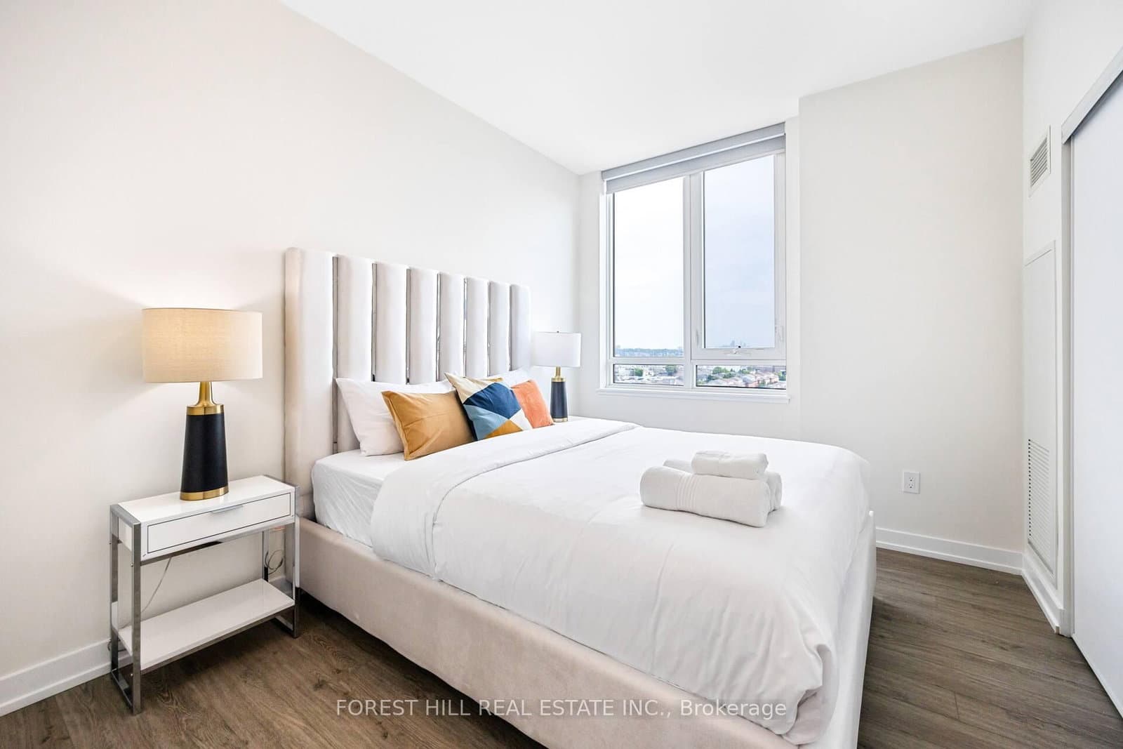 2300 St. Clair Avenue W, Unit 1009 thumbnail 23