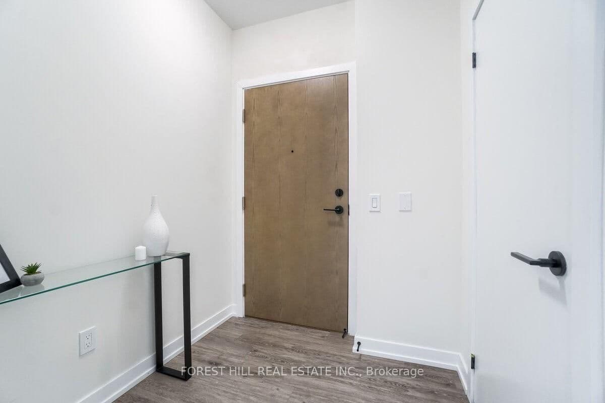 2300 St. Clair Avenue W, Unit 1009 thumbnail 5