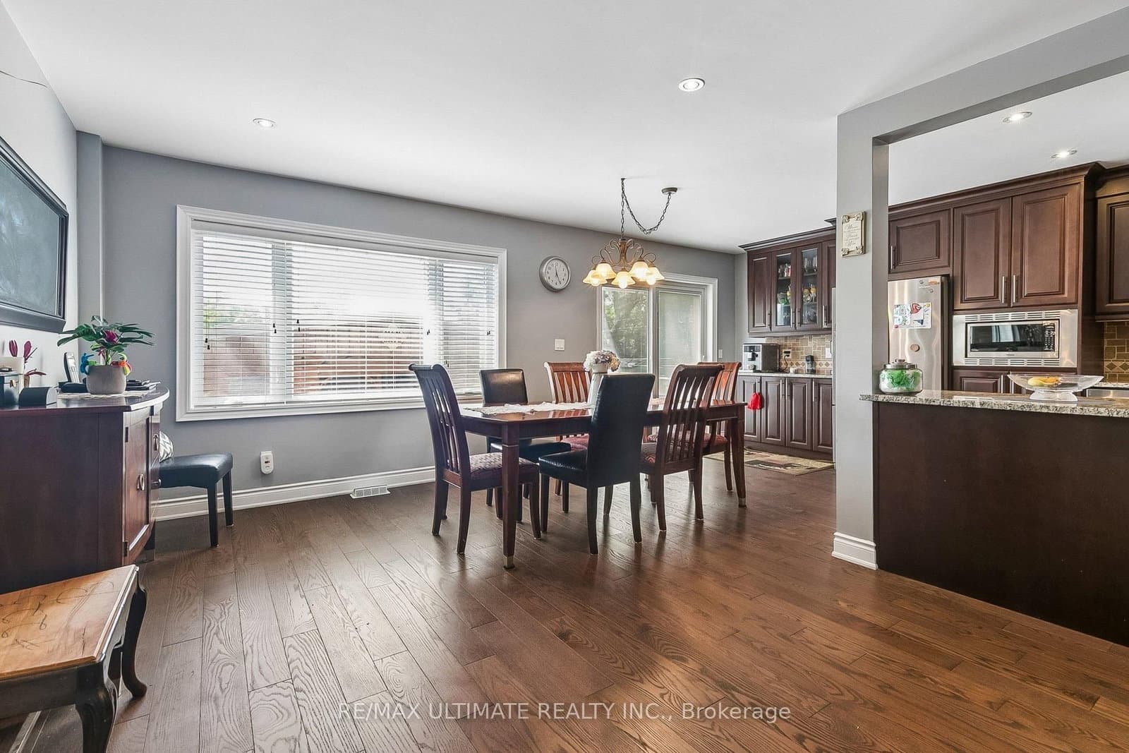 75 Giltspur Drive thumbnail 3