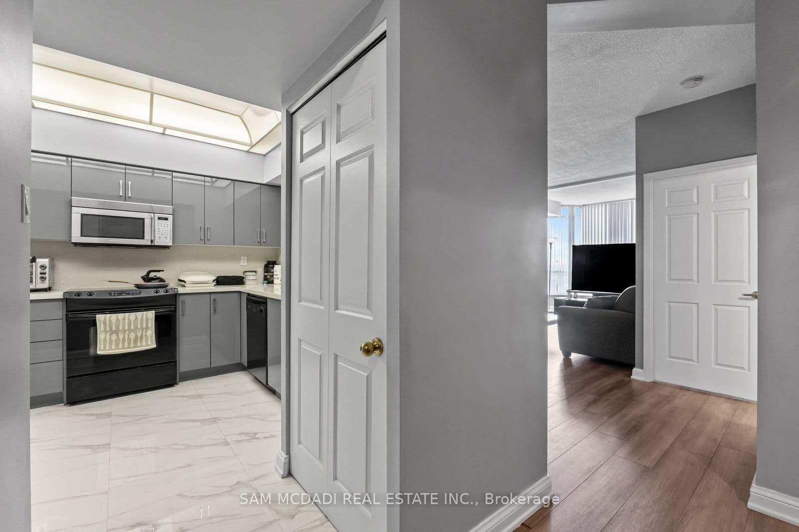 24 Hanover Road, Unit 2205 thumbnail 5