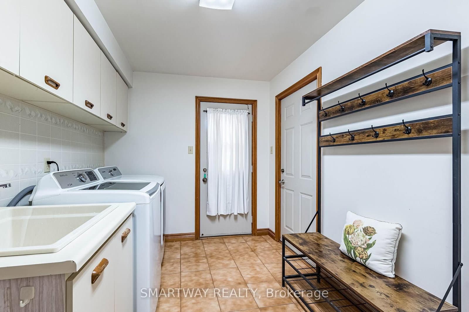 4522 Badminton Drive thumbnail 8